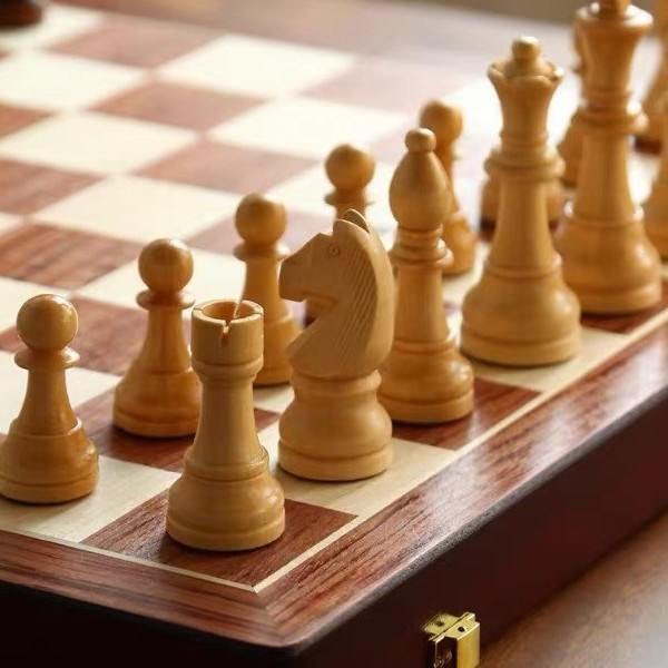 Juego de ajedrez magnético de  - Board Game Queen reseña y precio